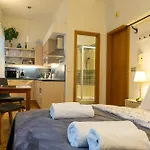 Cozy Retreat In The Old Town