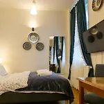Cozy Retreat In The Old Town