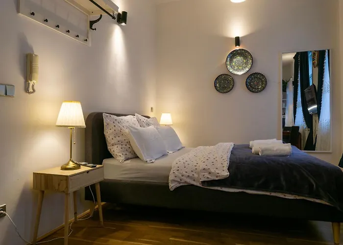 Cozy Retreat In The Old Town